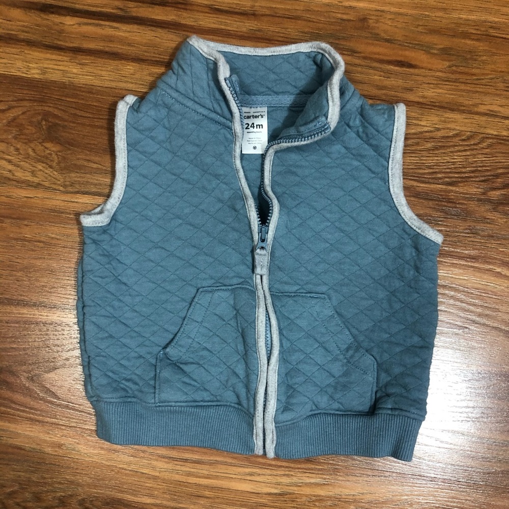 Carter’s 24M Boys blue and gray zip up vest